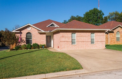 Gainesville House | Charming downtown home steps away from the city square, shopping, local dining