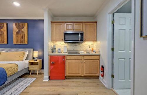 Helen House | Charming Downtown Helen Getaway