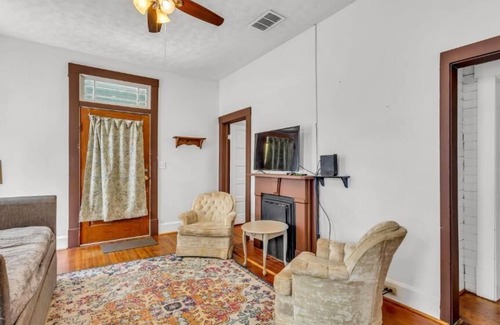 Columbus House | Charming Duplex in Historic District