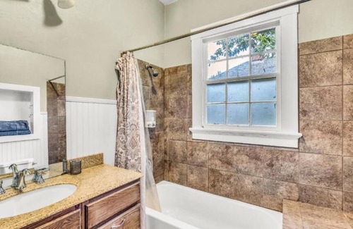 Columbus House | Charming Duplex in Historic District
