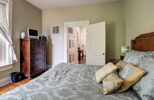 South Louisville House | Charming Duplex Near Churchill & UofL Unit A