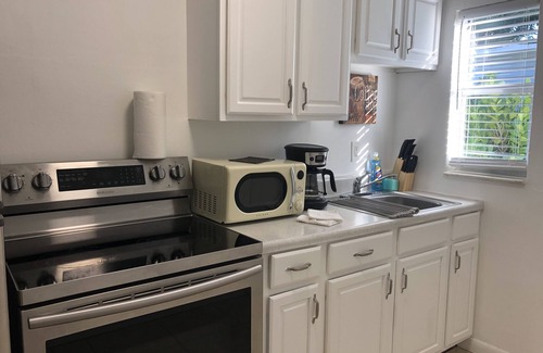 Delray Beach Cottage | Charming East Delray Cottage, pets welcome