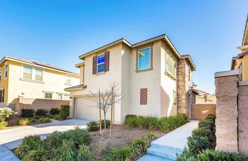 Eastvale Downs House | Charming Eastvale Escape: Perfect for Vacation&WFH&Insurance&Relocation #41351
