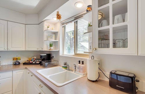 Ellensburg House | Charming Ellensburg Home w/Patio < 1 Mi to CWU!