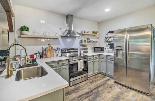 Long Pond Cottage | Charming Emerald Lakes Cottage w/Hot Tub!