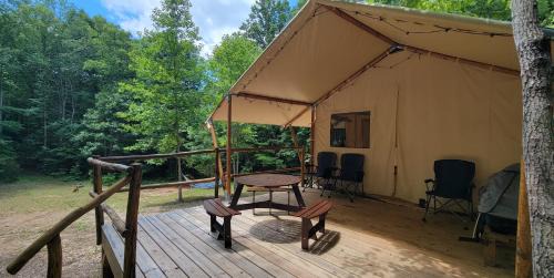 Lenoir Other | Charming enclave Luxury tent in the woods Tent 3 Bambi's playground