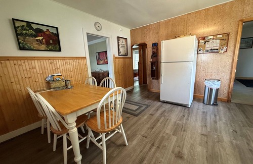 Ennis House | Charming Ennis Montana Bungalow