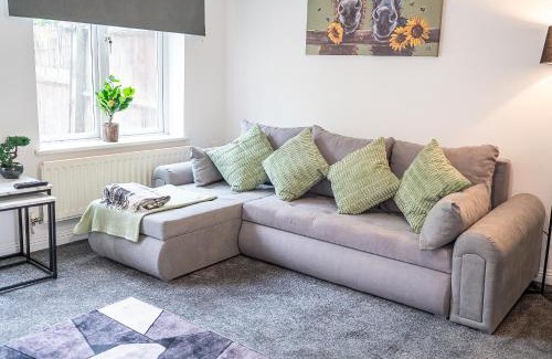 Bingham House | Charming Entire House By Newman Stays Short Lets & Serviced Accommodation Bingham With Free WiFi, Smart TV & Great Location