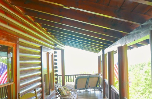 Valdese Cabin | Charming Estate with sauna and hot tub