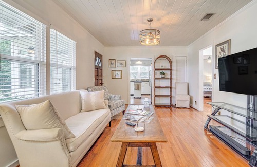 Fairhope House | Charming Fairhope Home ~ 2 Mi to North Beach Park!
