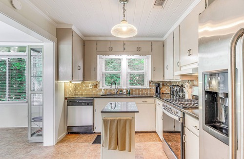 Fairhope House | Charming Fairhope Home ~ 2 Mi to North Beach Park!