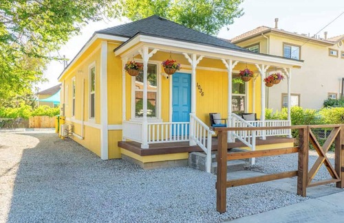 Old Southwest House | Charming Family 2BR Midtown Reno - Pets Welcome