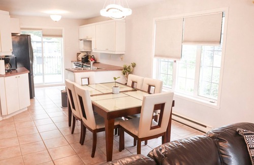Brossard Apartment | Charming Family Condo