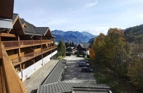 Les Bottieres House | Charming Family Getaway w/Sauna, Near Slopes, Pet-Friendly, Amazing Views