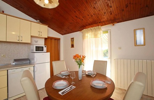 Ripenda Verbanci House | Charming family-friendly 2-bedroom house in welcoming Labin