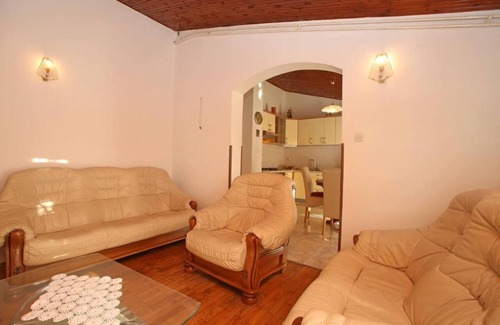 Ripenda Verbanci House | Charming family-friendly 2-bedroom house in welcoming Labin