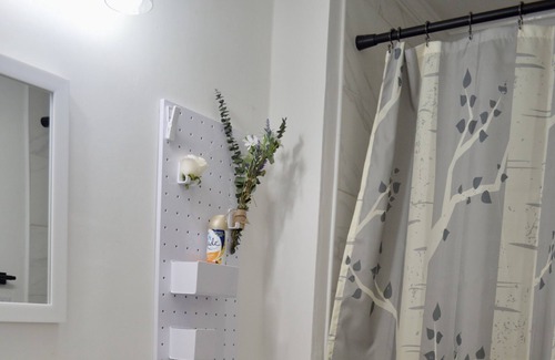 Winston - Salem Cottage | Charming Family Getaway: Pet-Friendly Haven, very close to Wake!