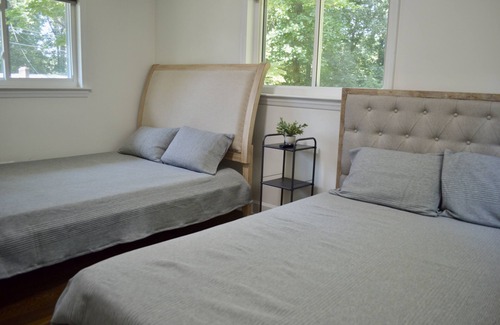 Winston - Salem Cottage | Charming Family Getaway: Pet-Friendly Haven, very close to Wake!
