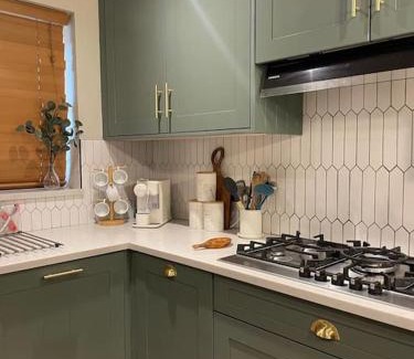 Henley House | Charming Family Home with Gym