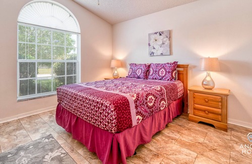 Wellington House | Charming Family Home, Private Pool, Disney 14miles