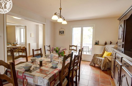Cherier Cottage | Charming Family Home with Garden and Terrace in Scenic Cherier