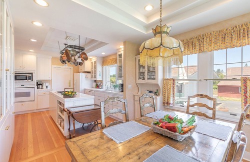 Graton House | Charming Farm House In The Vineyards On Over 12 Acres