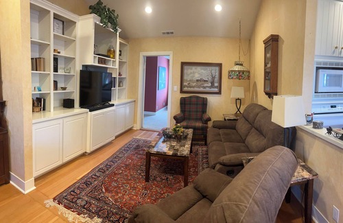 Graton House | Charming Farm House In The Vineyards On Over 12 Acres