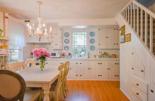 Westhampton Beach House | Charming Farmhouse