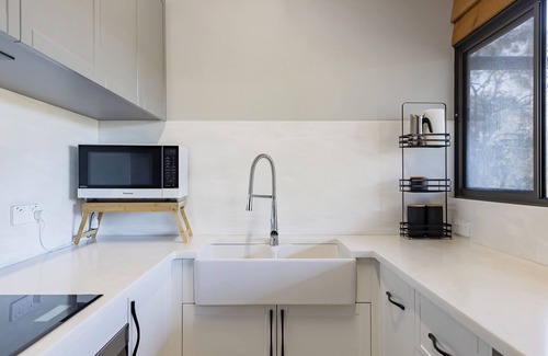 Bullsbrook House | Charming farmhouse by Swan BnB Management