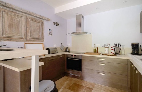Dauphin House | Charming farmhouse in Provence, large capacity