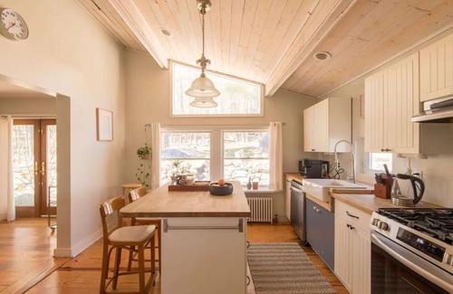 Pine Bush Other | Charming Farmhouse - Minnewaska Park