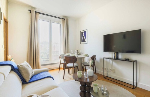 Epinettes Apartment | Charming Flat -1br-4p- Paris 17e