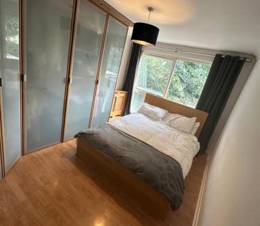 Edmonton Apartment | Charming Flat in North London