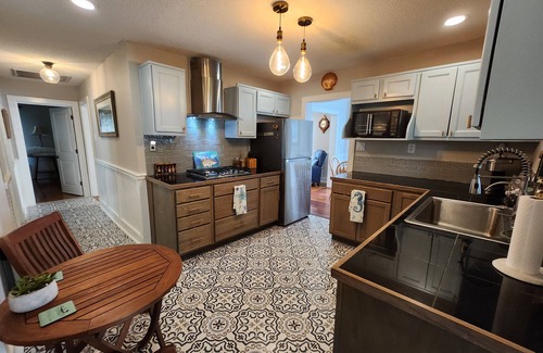 Port St. Joe House | Charming Florida Cottage – Steps from St. Joe Bay with Top-Notch Amenities!
