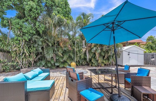 North Andrews Gardens House | Charming Florida Home Few Minutes to the Beach by Redawning