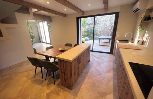 Gallargues-le-Montueux House | Charming house with swimming pool, in the heart of the village of Gallargues-Le-Montueux.