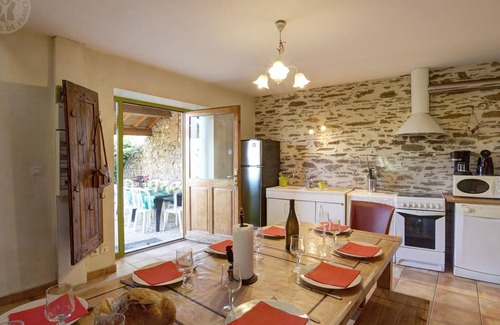 La Terrasse-sur-Dorlay Cottage | Charming 3-Bedroom Cottage with Fireplace, Near St-Etienne & Outdoor Activities
