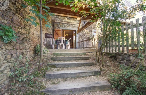 La Terrasse-sur-Dorlay Cottage | Charming 3-Bedroom Cottage with Fireplace, Near St-Etienne & Outdoor Activities