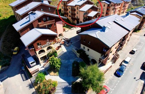 Val Cenis Apartment | Charming apartment 300m from slopes in Lanslebourg with balcony and garage