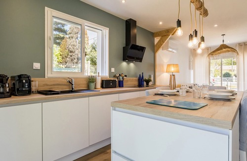 Saint-Brevin-l'Ocean Cottage | Charming Renovated House Near Beach with Garden & Parking