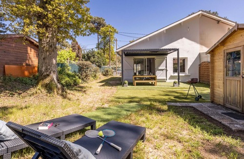 Saint-Brevin-l'Ocean Cottage | Charming Renovated House Near Beach with Garden & Parking