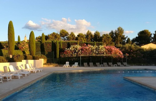 St.-Remy-de-Provence Cottage | Charming Mazet with swimming pool