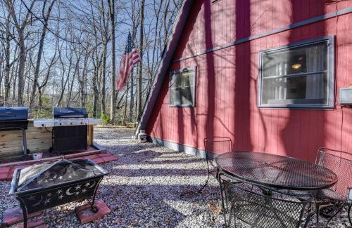 Franklin House | Charming Franklin Cabin with Deck Stunning Views!