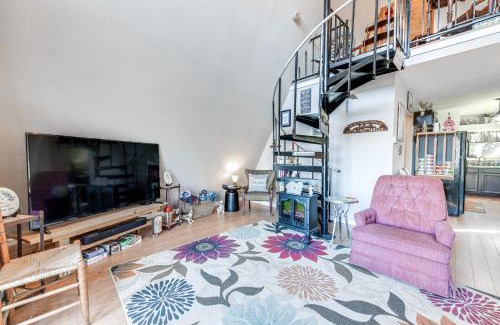 Franklin House | Charming Franklin Cabin with Deck Stunning Views!