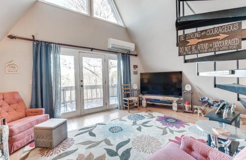 Franklin House | Charming Franklin Cabin with Deck Stunning Views!