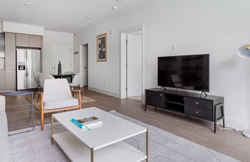 Fremont Apartment | Charming Fremont 1BR w/ Pool, Gym, W/D, BBQ, walk to BART, by Blueground