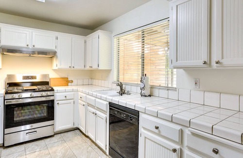 Fresno House | Charming Fresno Vacation Rental w/ Private Yard