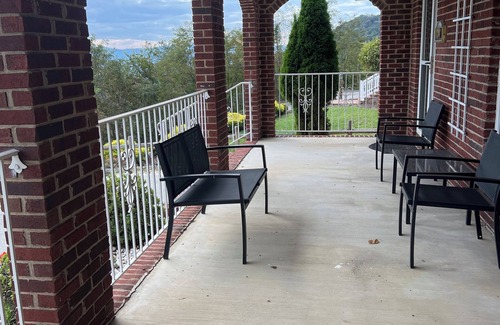 Burnt Chimney House | Charming furnished basement with kitchen and full bathroom in adorable Vinton