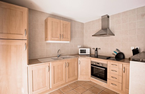 Ceret Apartment | Charming garden apartment with private terrace and playground
