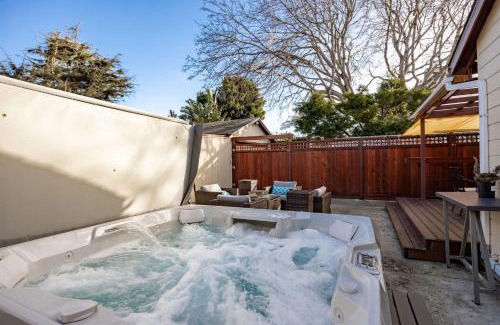 Half Moon Bay House | Charming Garden Cottage- steps to historic Old Town Half Moon Bay